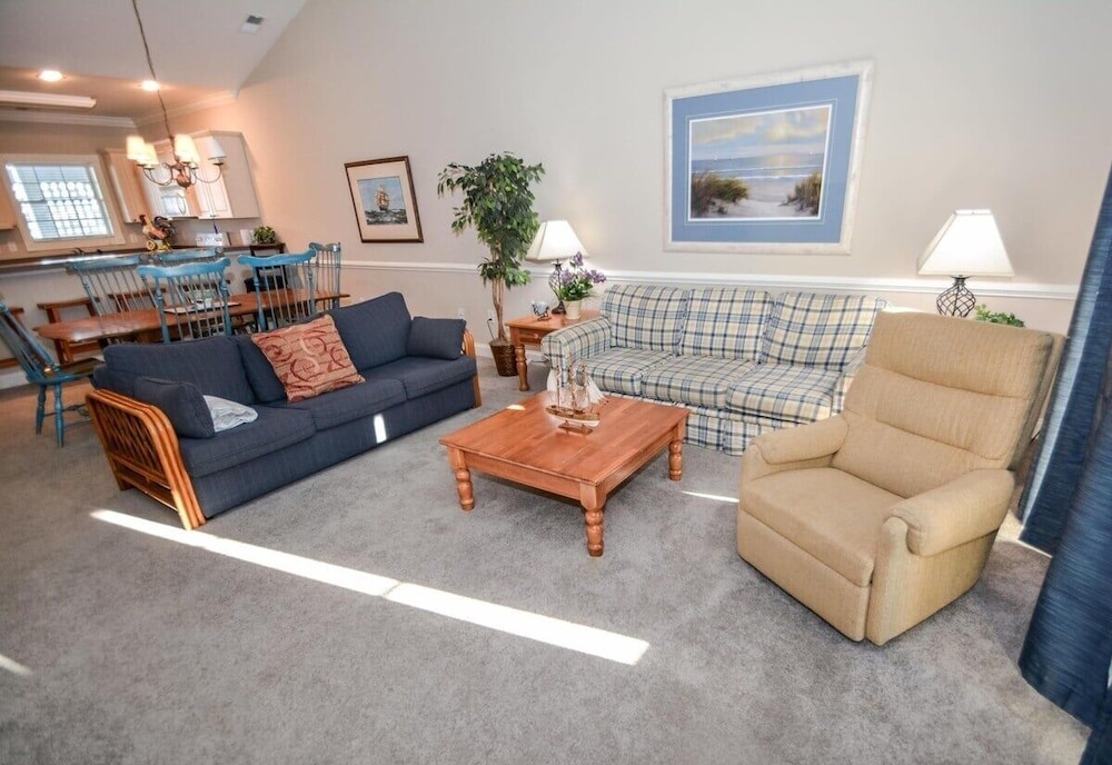 Magnolia Pointe 4878-402 2 Bedroom Condo