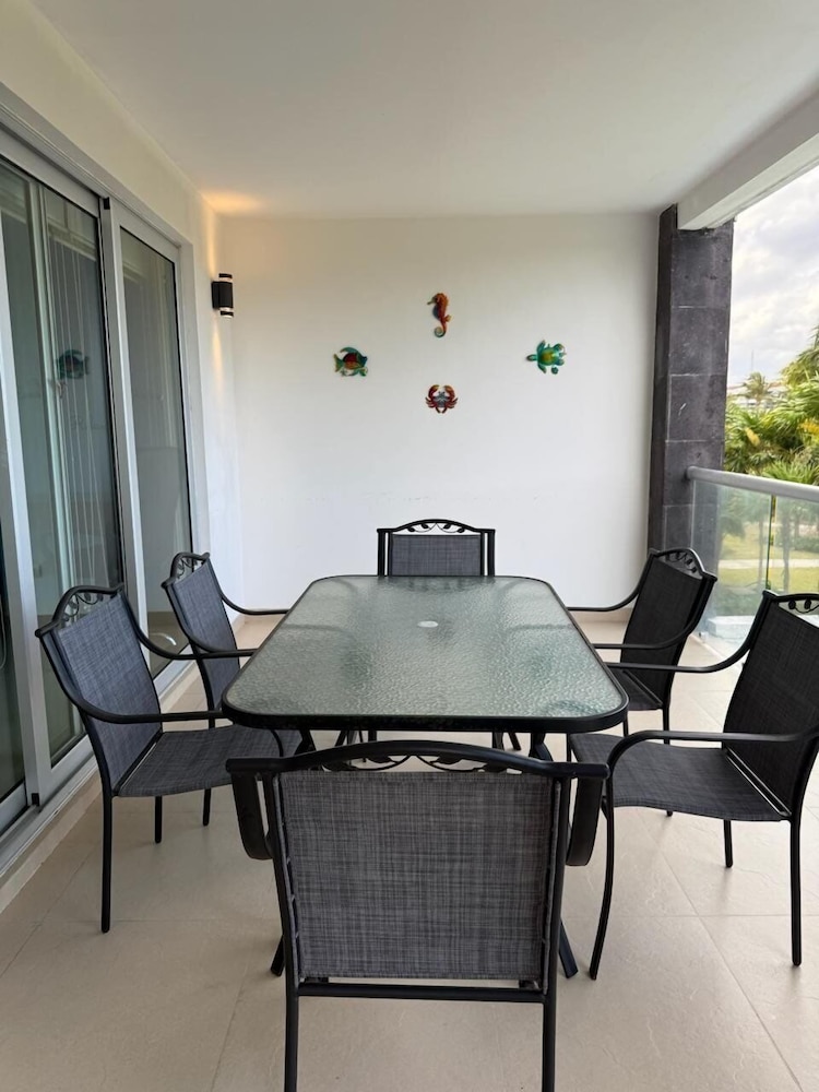 New Casa Paradise Ocean View 2 Bedroom Apts
