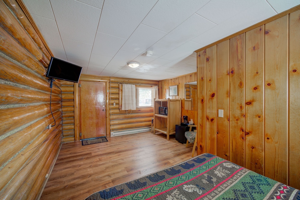 Sportsmans Lodge