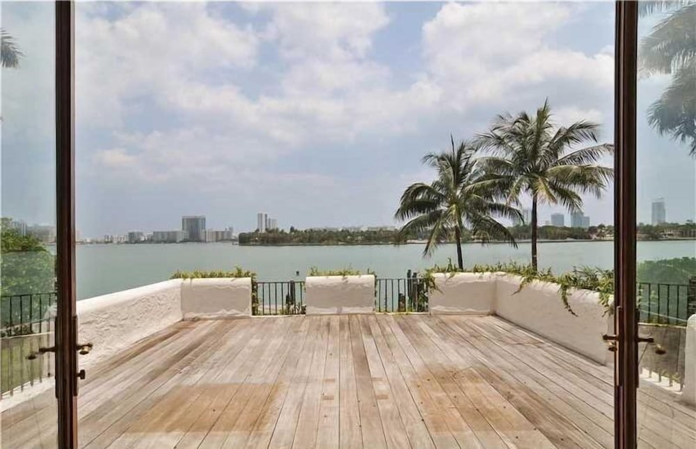 5 Bedroom Homes in Miami Beach by TMG