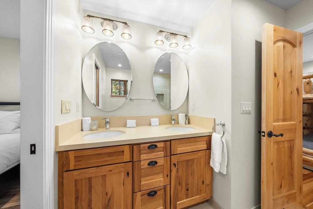 Secluded Incline Village Stay w/ Deck Near Diamond Peak & Lake Cloud 9 and 1/2 by Avantstay