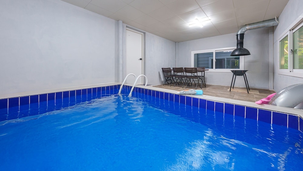 Gyeongju Ain Kids Pool Villa