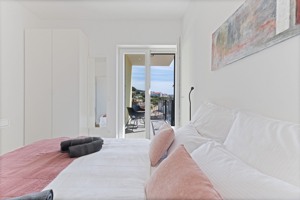 Luxury Living at Horizon Retreat