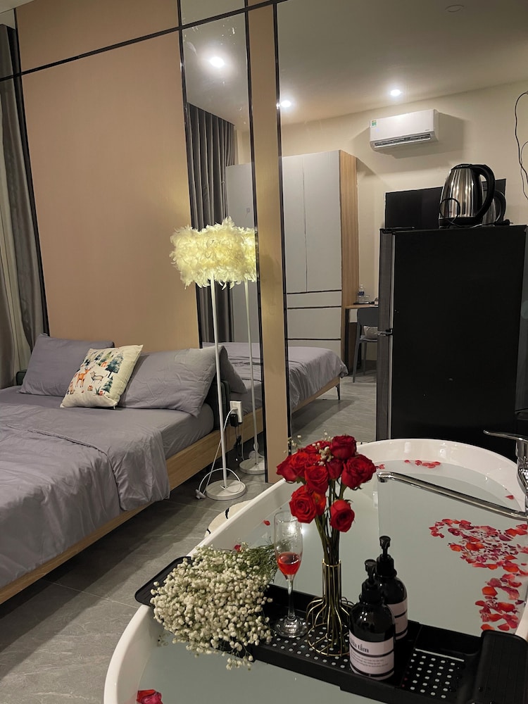 Unite StayCation Le Van Sy