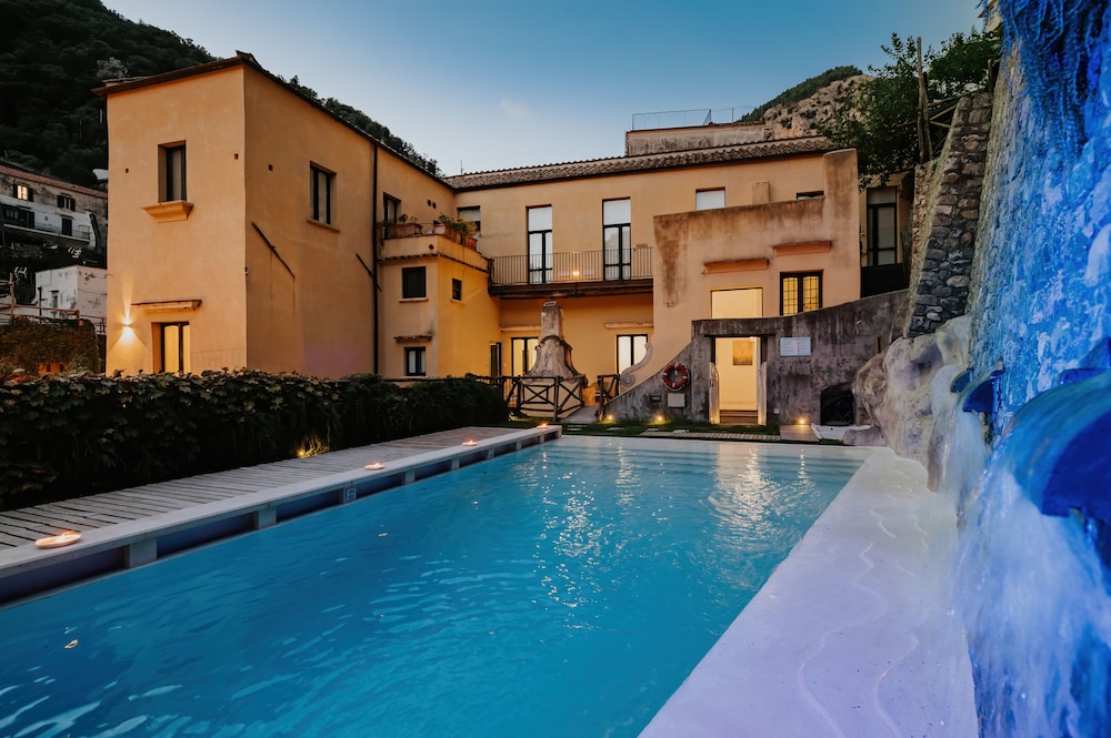 Amalfi Resort