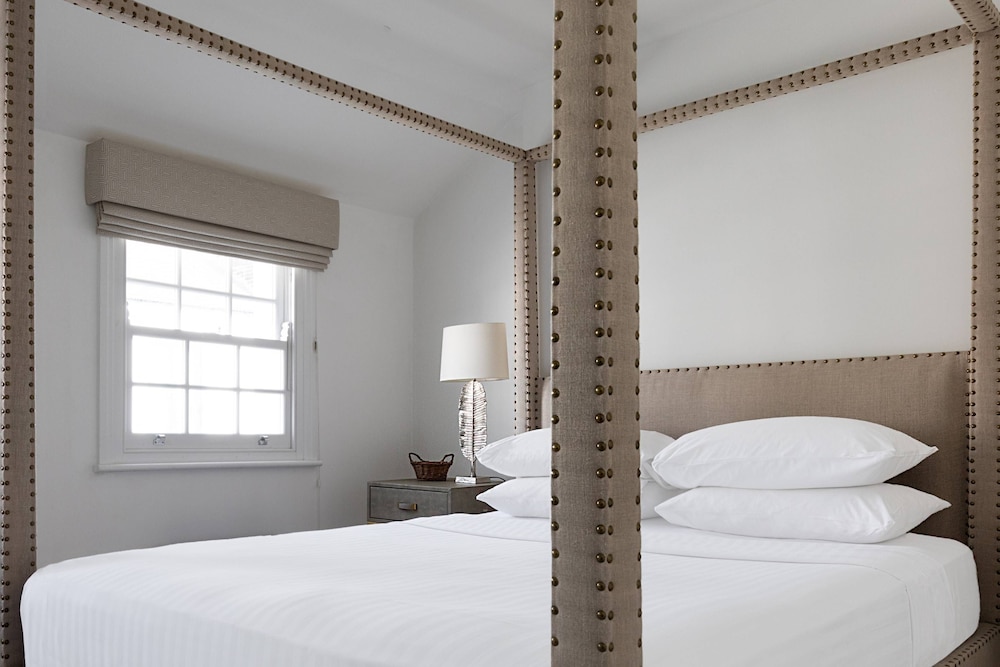 Donne Place II by Onefinestay view 3