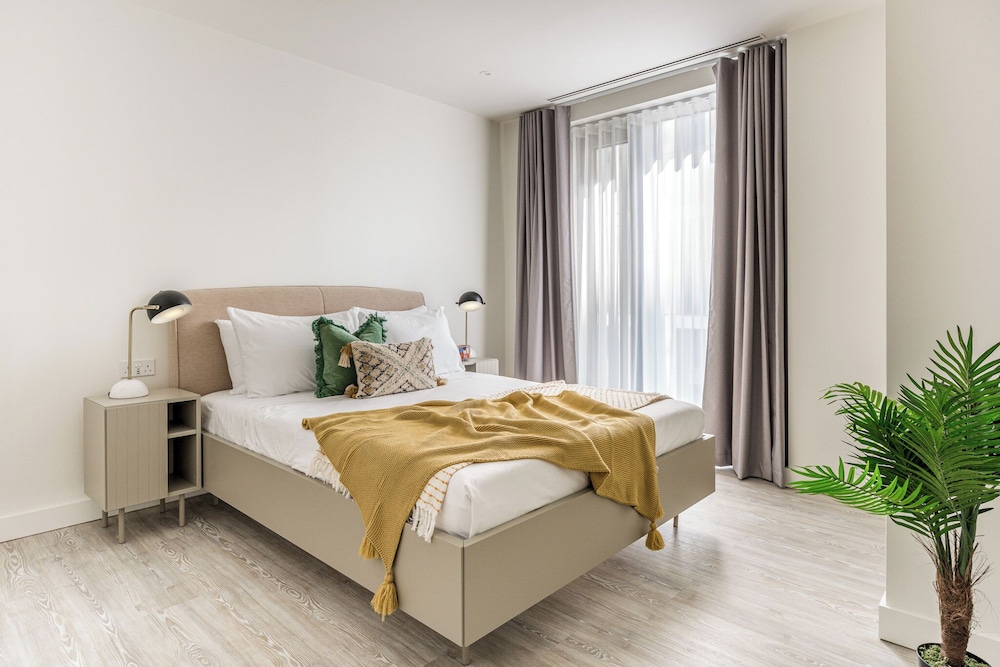Stratford Apartments by Urban Rest
