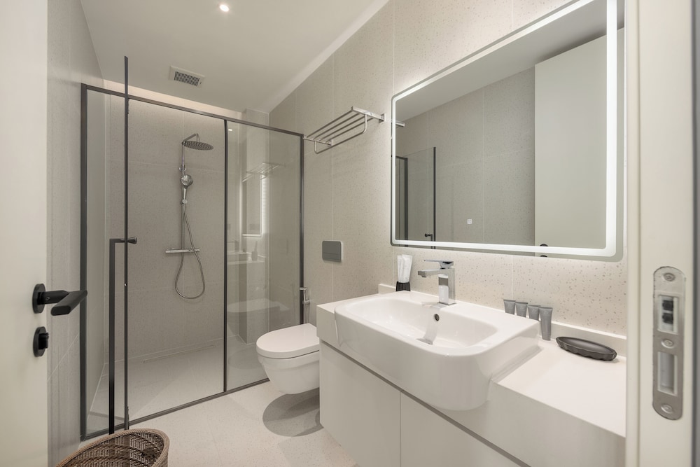Kora Beachfront Suite by TropicLook