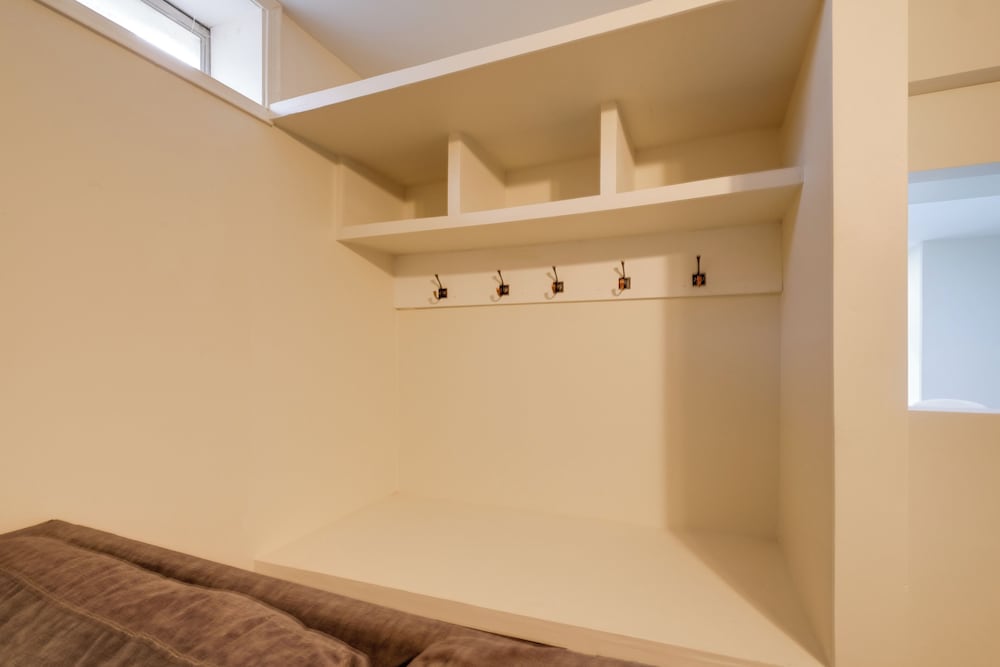 2 Mi to Umd: Apt w/ Free Parking in Silver Spring!