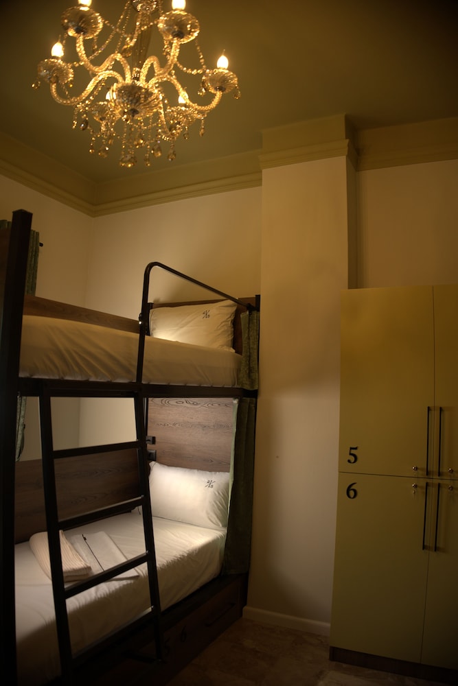2115 Boutique Hostel