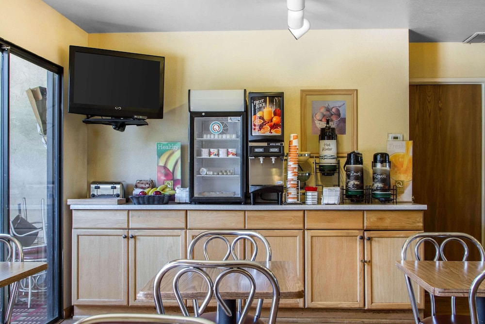 Morgan Hill Vacations - Quality Inn Suites South San Jose / Morgan Hill - Property Image 12
