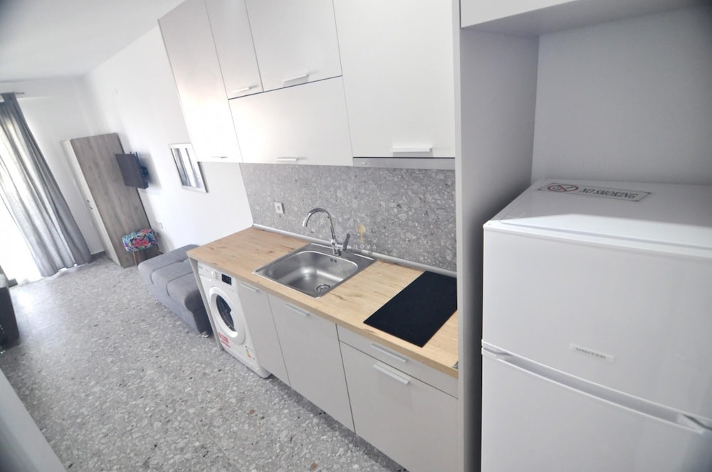 Zennova 27 Sirene Luxury Studio view 3