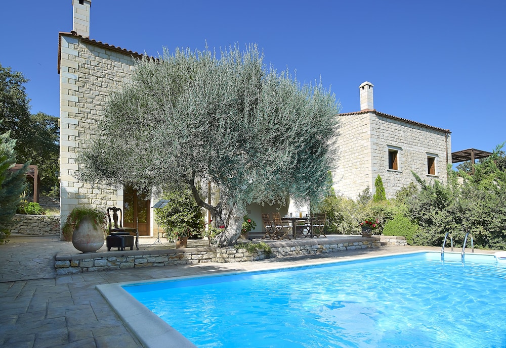 Vederi Estate