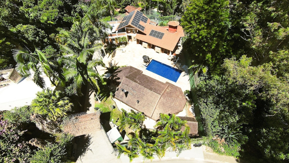 Casa de Luxo 2500m na Granja Viana