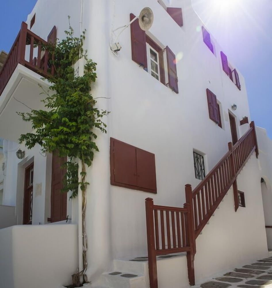 Alana Mykonos