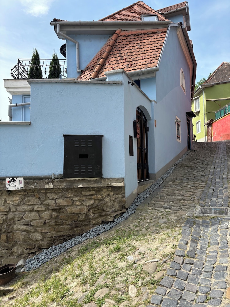 Blue House Citadel Elite Sighisoara