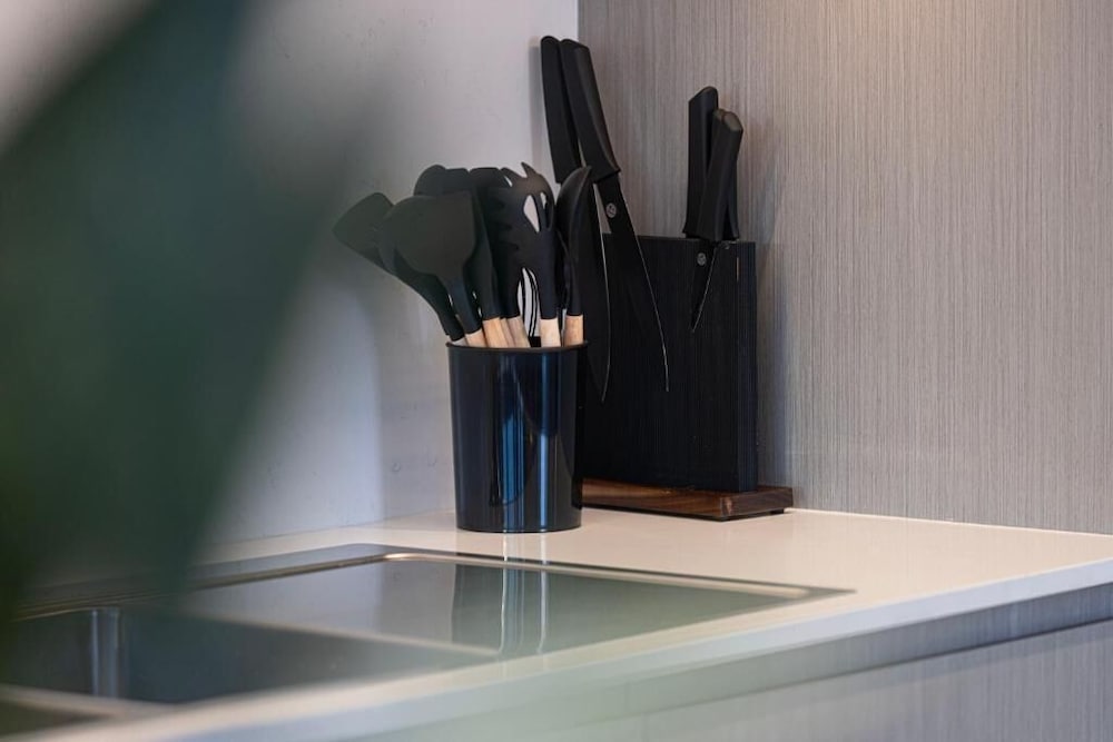 Roomszy Grande Residences Downtown Dubai