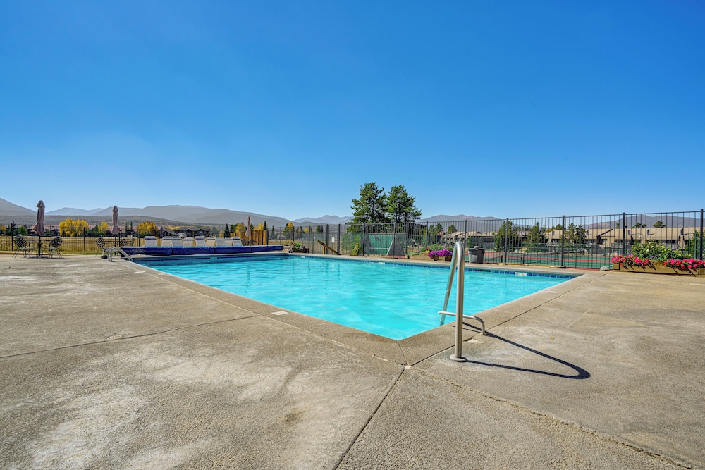 6 Mi to Winter Park Resort: Fraser Condo w/ Pool