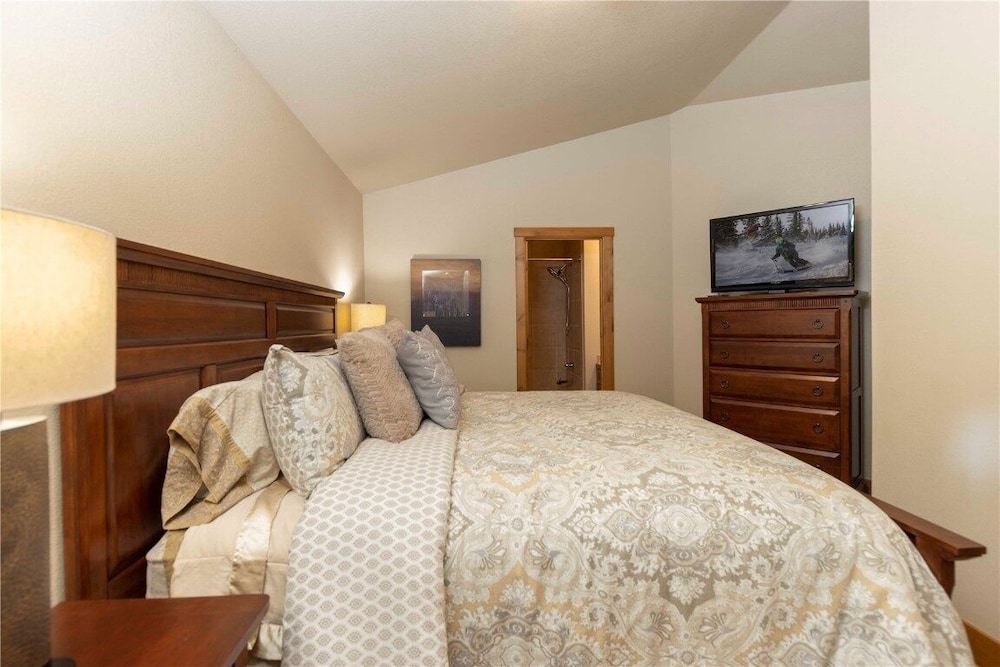 24 Autumn Brook 4 Bedroom Townhouse