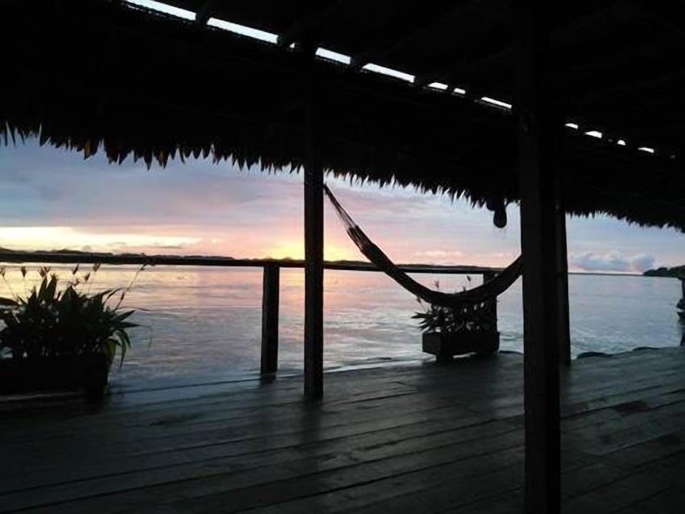 Kurupira Cabin Floating
