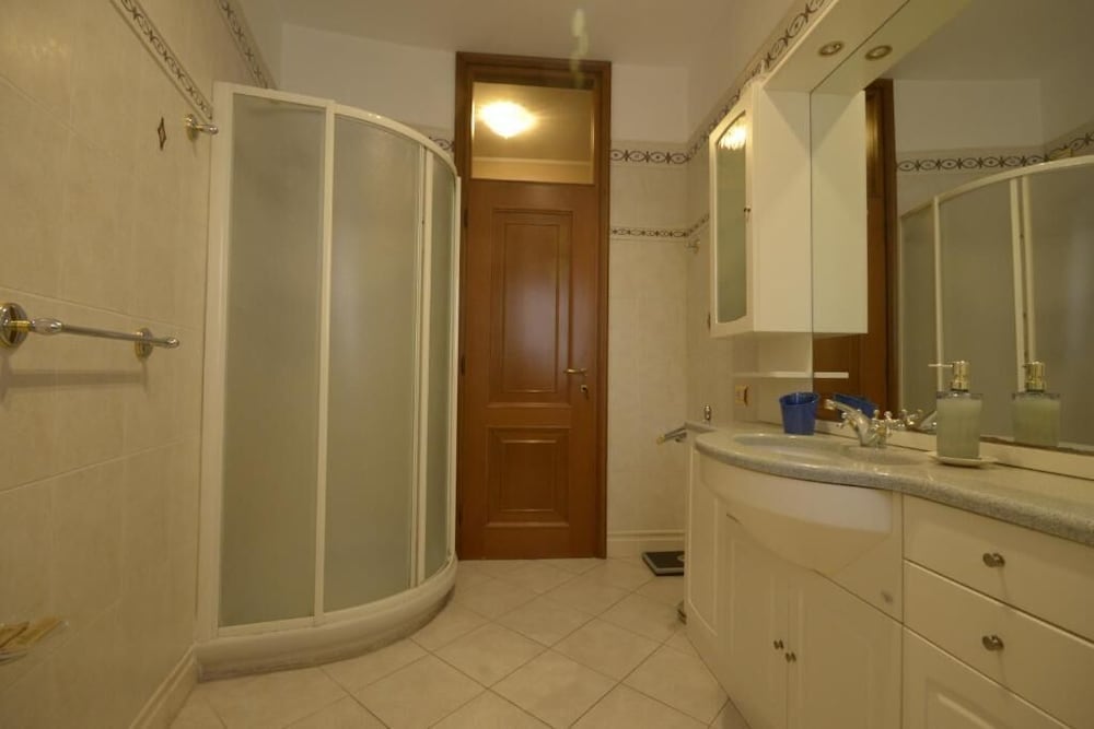 Villa Marisa bed breakfast and books