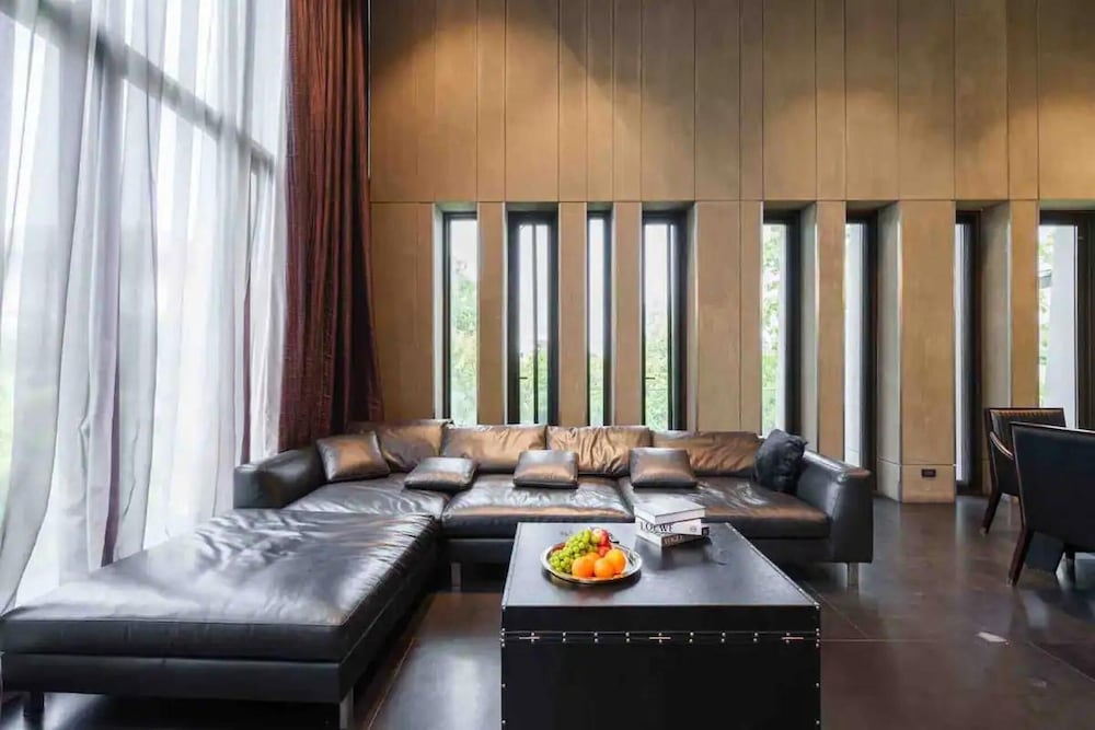 Luxury Pool Villa With Jacuzzi & Lift by Thonglor