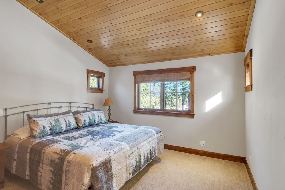 4br Cabin W/ Hot Tub Ultimate Truckee Escape 4 Bedroom Cabin