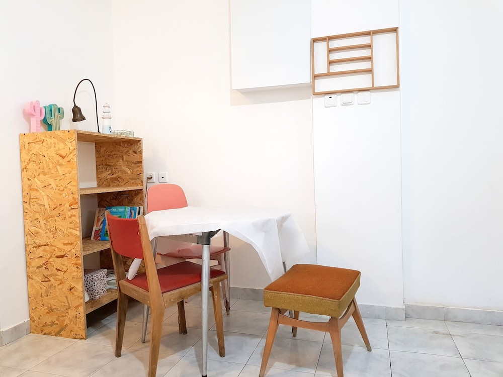Jaffa Studio Near the Cool Flee Market