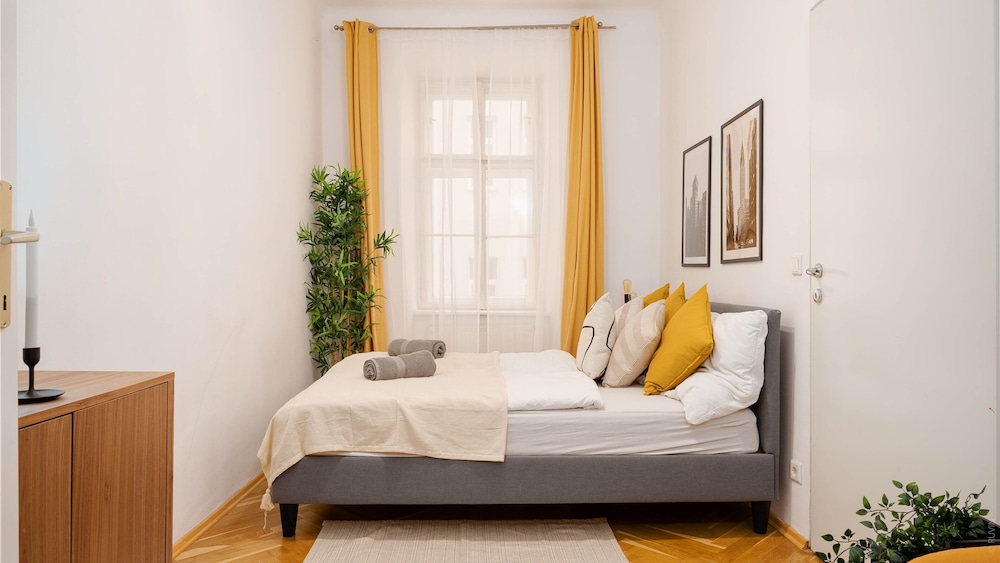 Designer Apartments - Near Danube