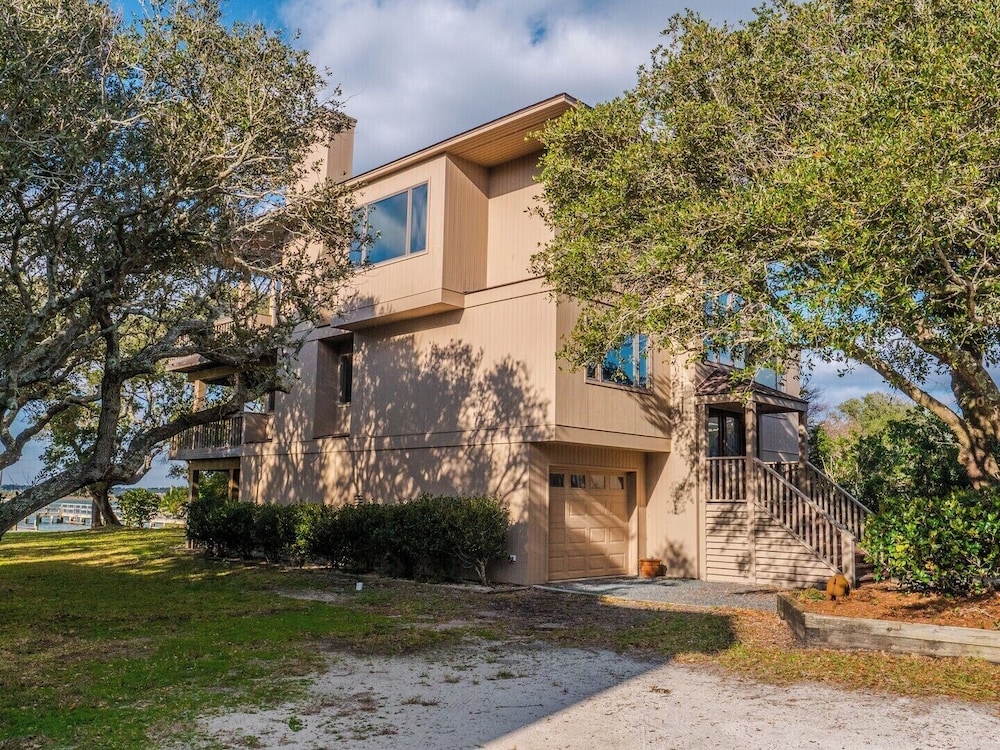 Nicholson Oaks by Topsail Realty