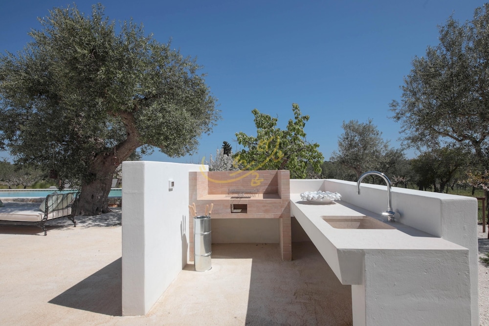 TD Marl Luxury Trulli Experience w Stunning Pool