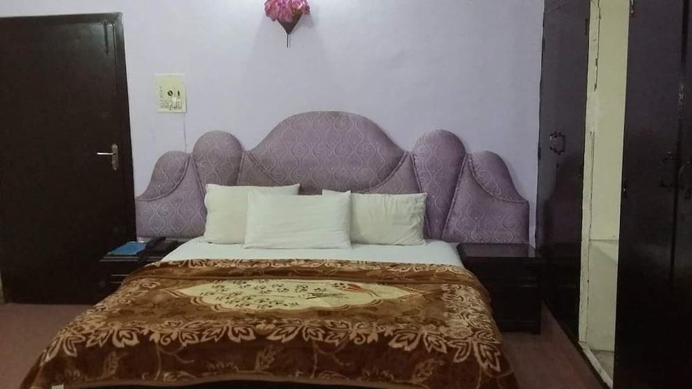 Green Lodge Guest House view 3