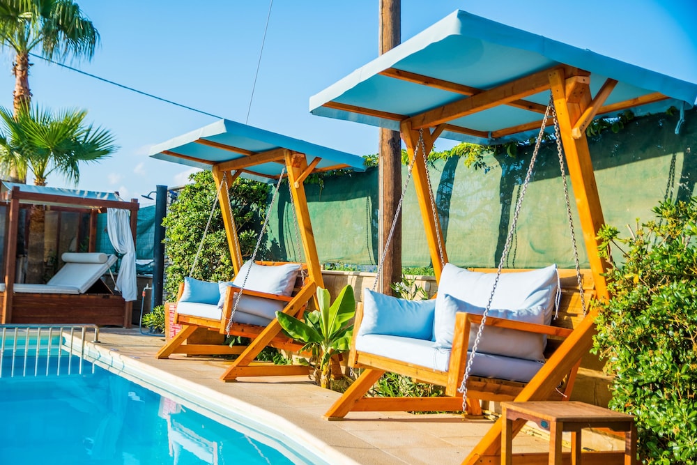 Thalassa Apartments