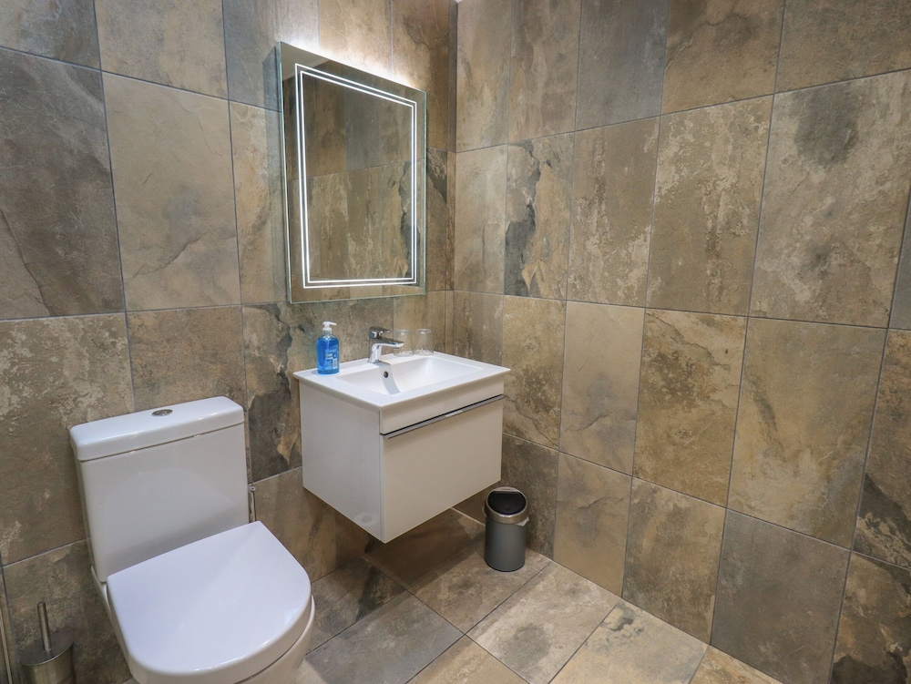 Lancaster Vacations - Orcaber Farm Retreat - Property Image 6