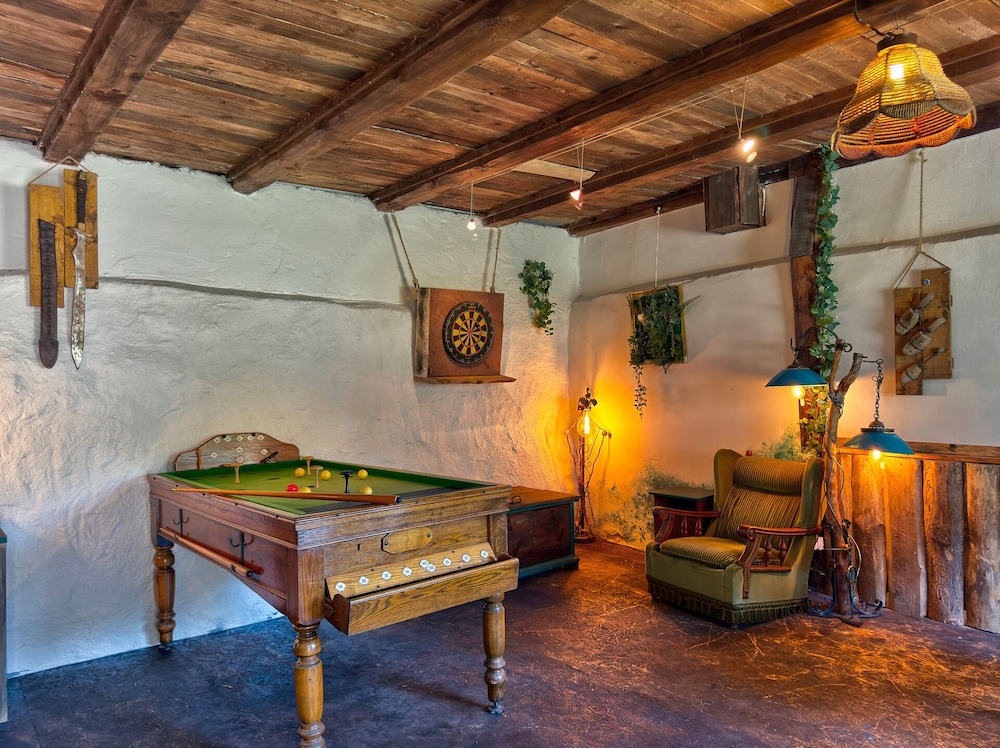 The Oak Lodge