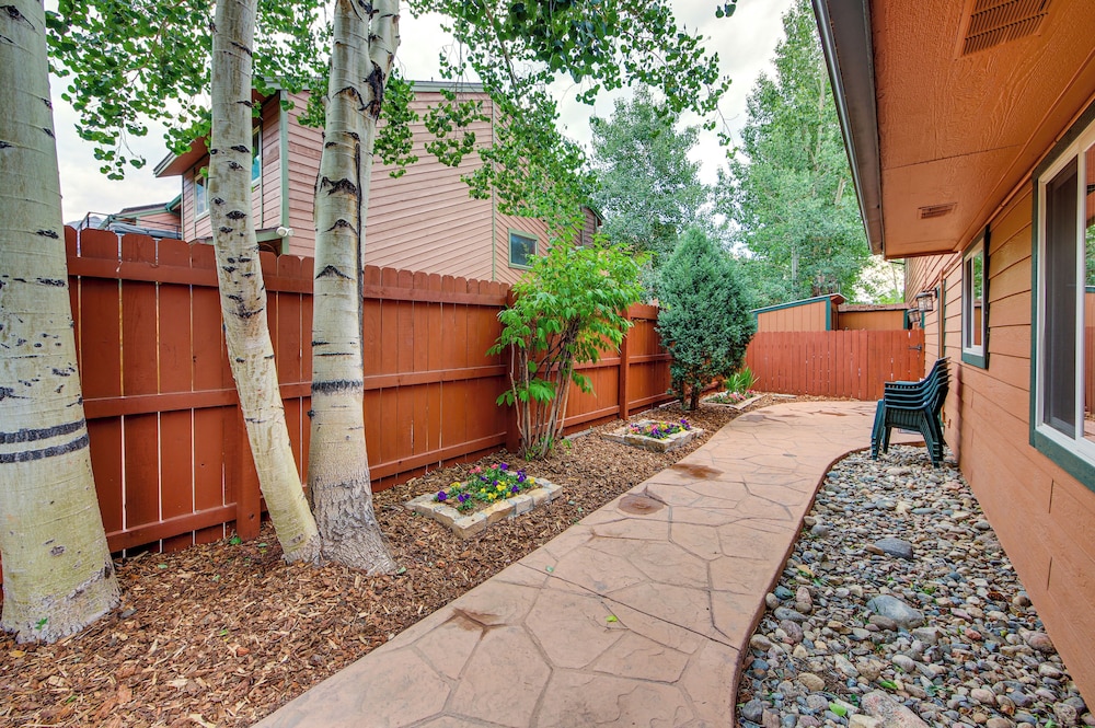 Walk to Ski Shuttle: Dtwn Frisco Gem w/ Fireplace!