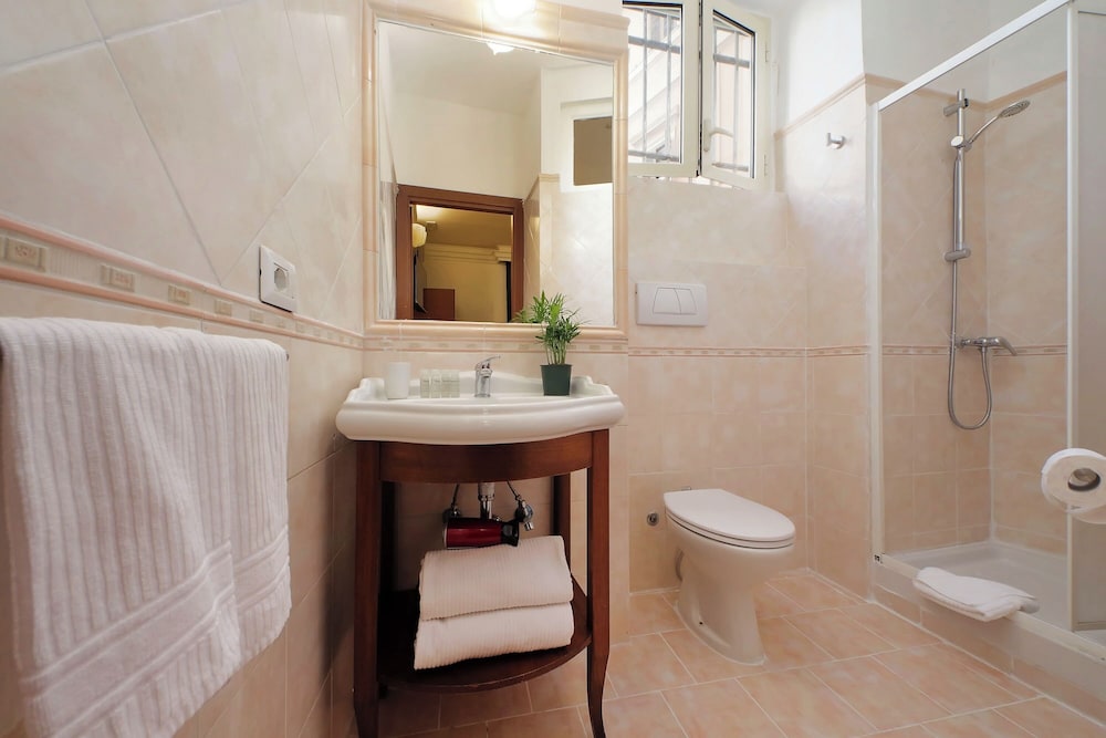 Romulus Rooms