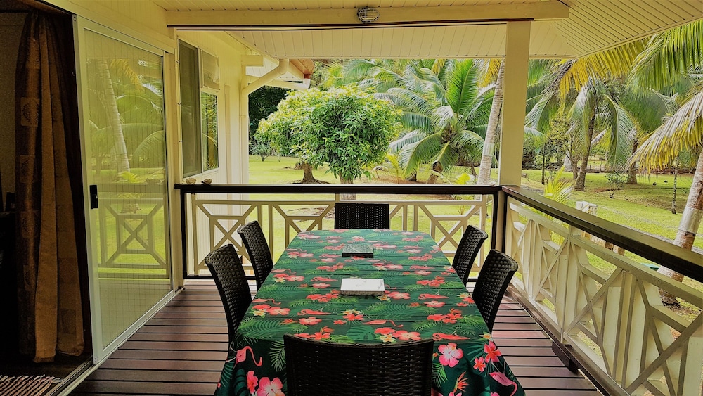 Huahine - Hibiscus House