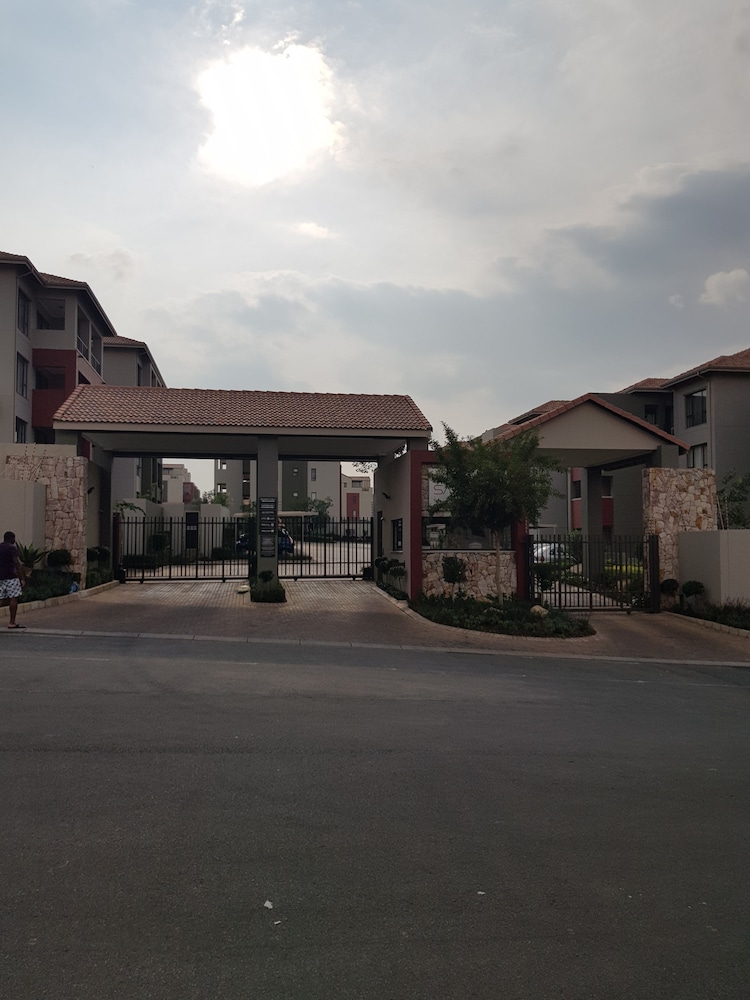 Nova Luxury Suites Saratoga 112