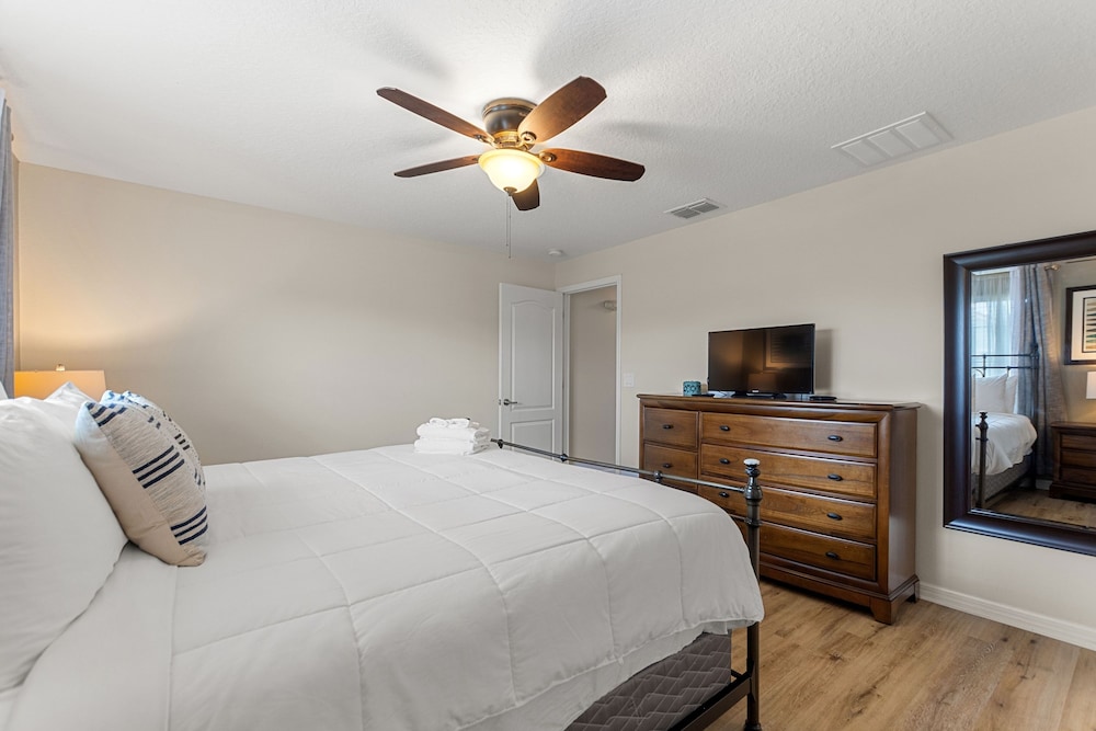 Sunny Paradise Retreat At Paradise Palms By Shine Villas 4 Bedroom Townhouse