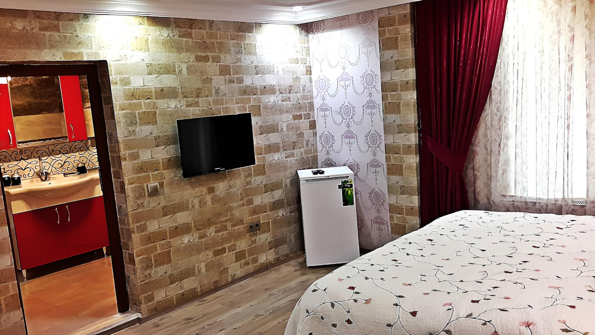 Dedeli Deluxe Hotel