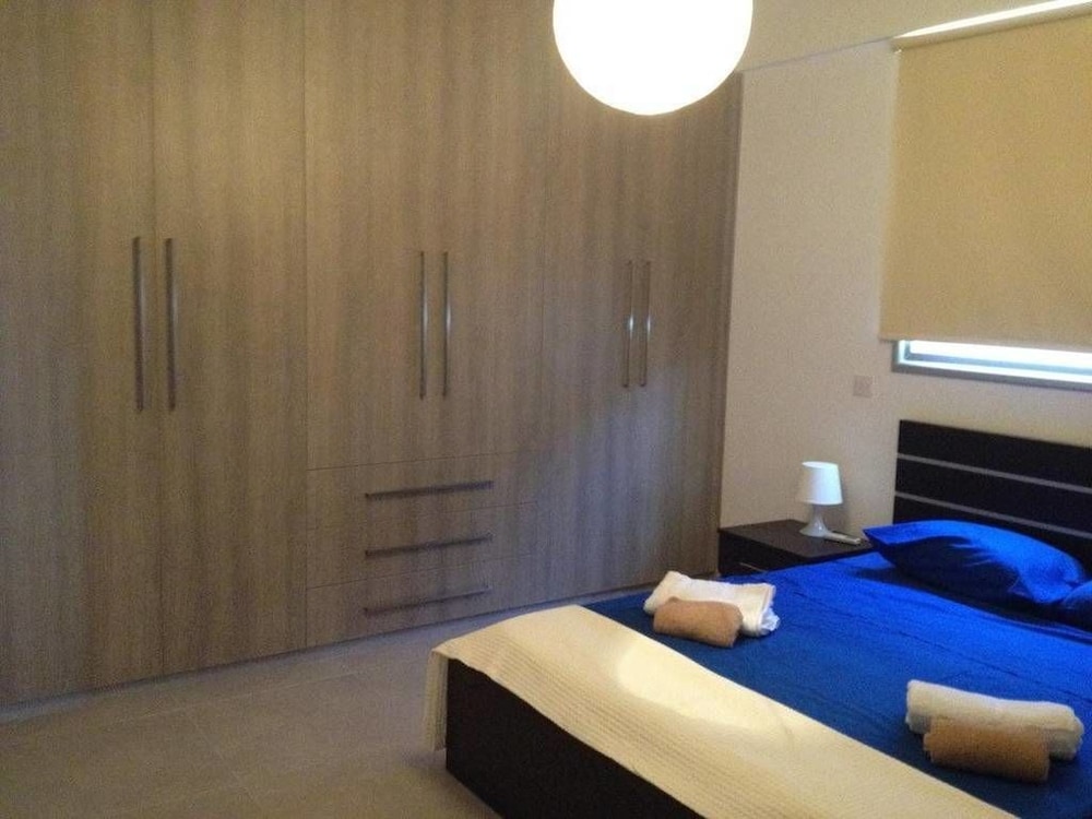 Niro Apartments