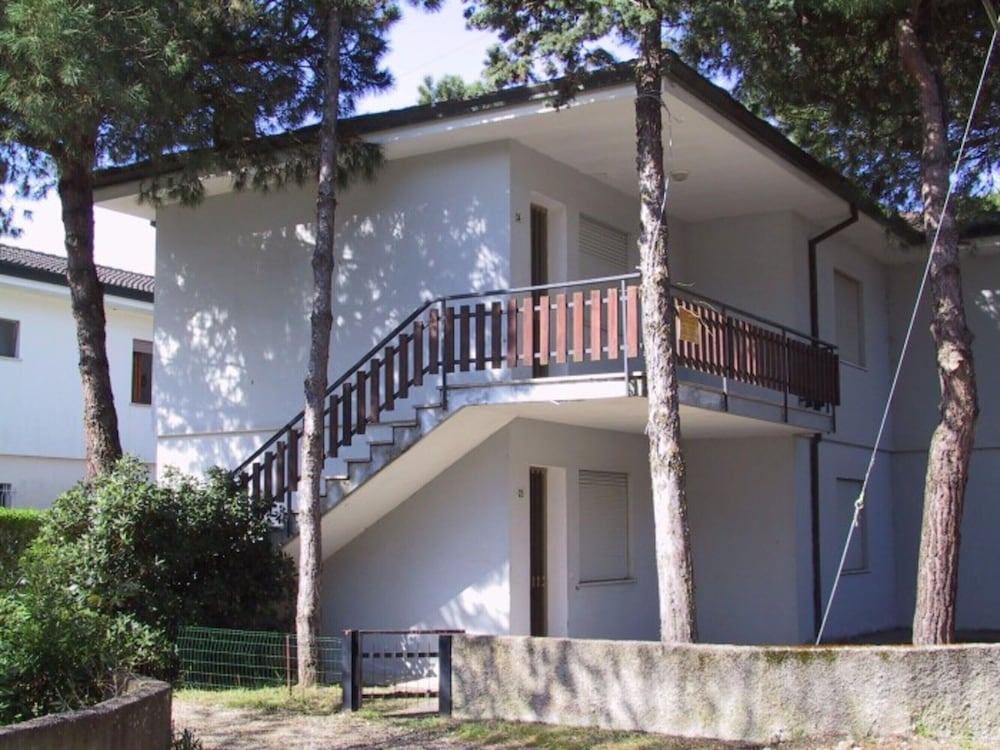 Charming Apartment With AC, Garden and Parking