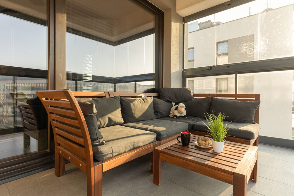 Deep Green Apartment by Renters view 4