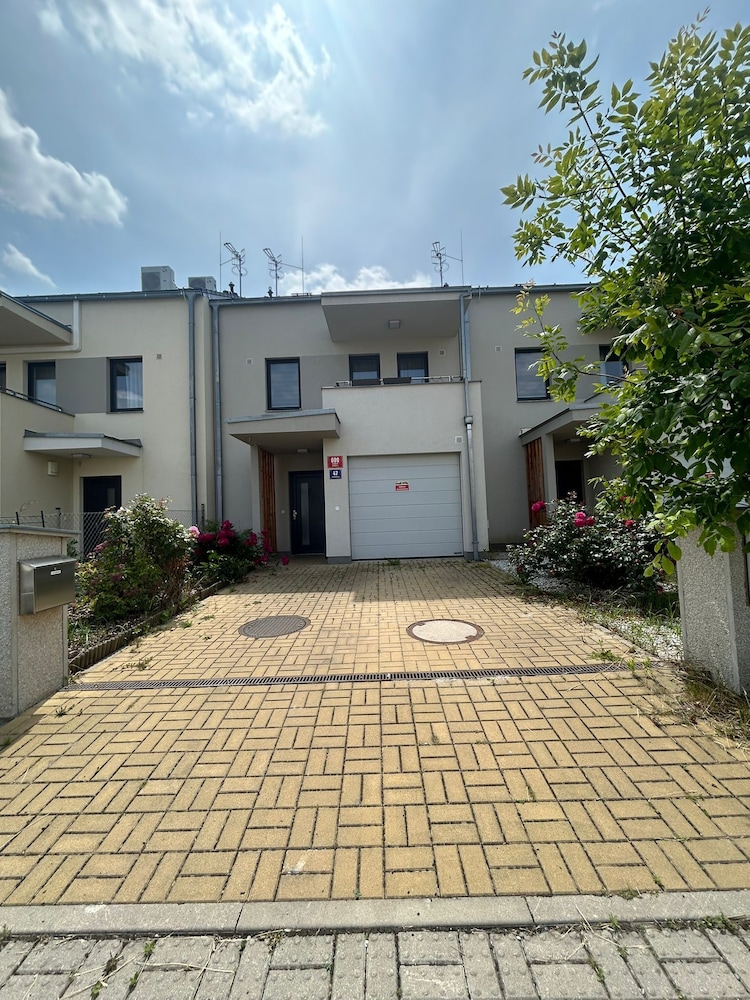 Villa many rooms with Free Parking