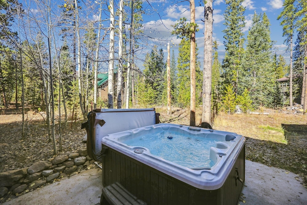 American Way Chalet 5 Bedroom Home