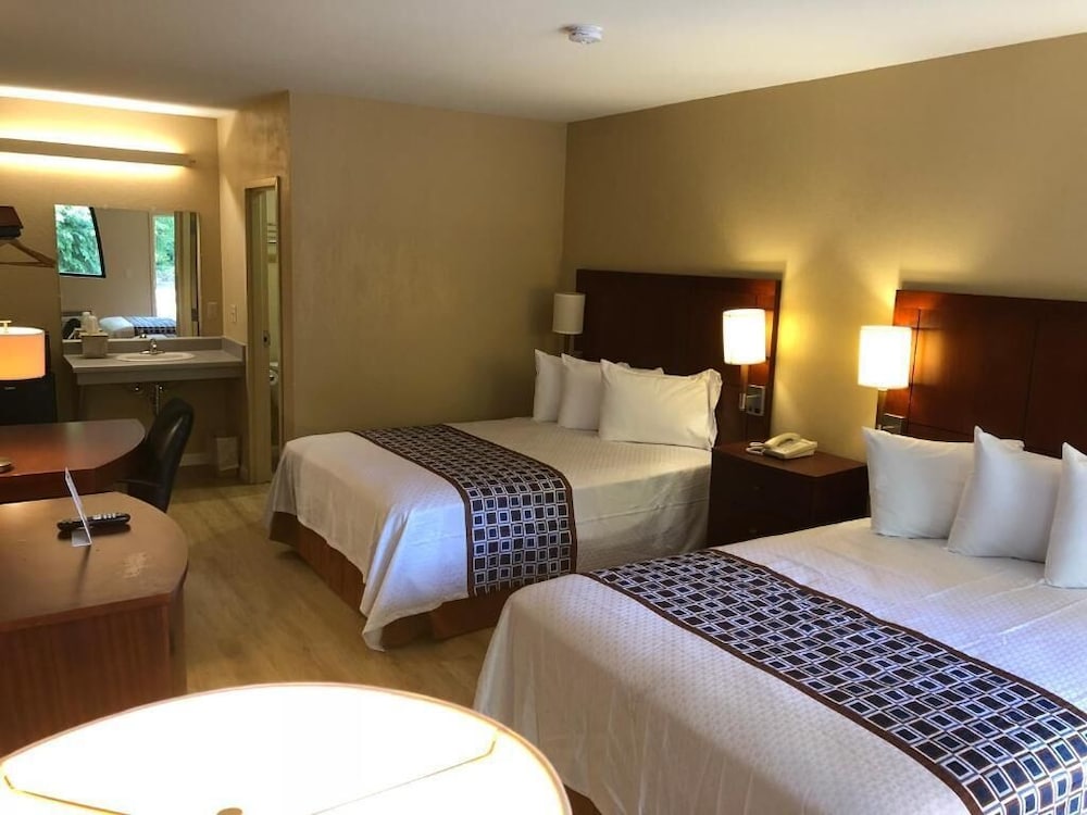 Athens Vacations - Inn Between The Hedges - Property Image 13