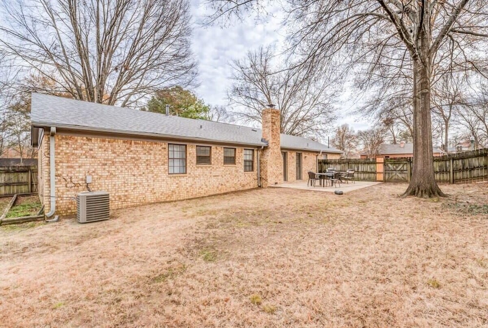 Hardwood Guesthouse