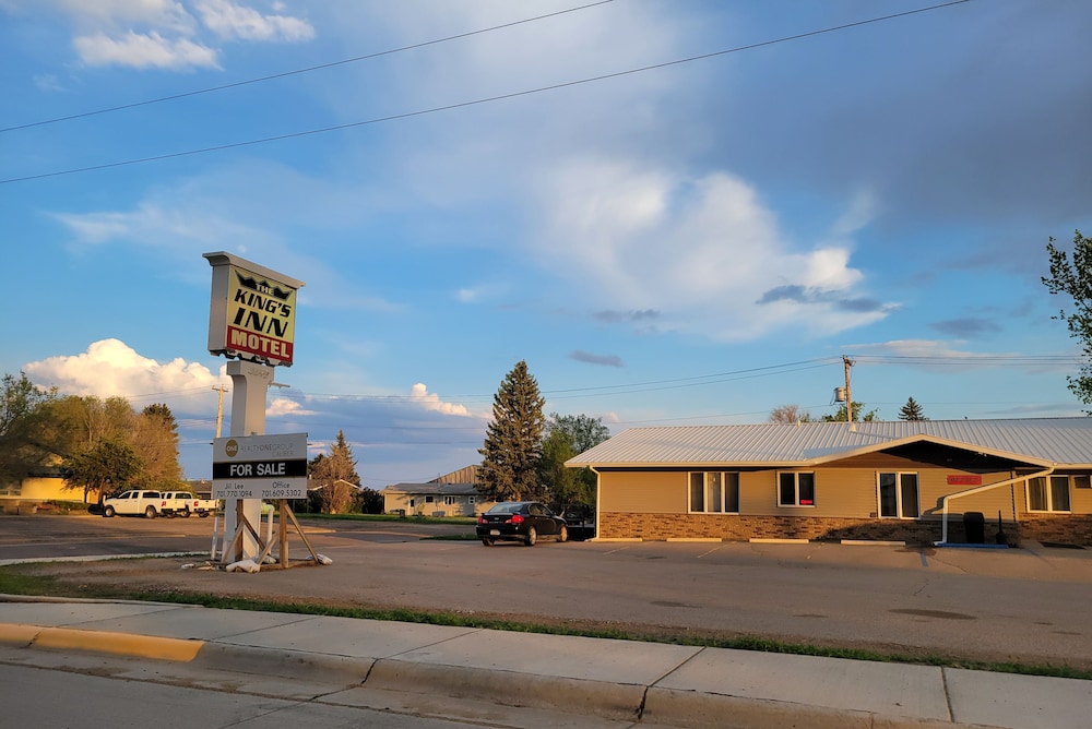 Hotel O The Kings Inn Culberston MT HWY 2 view 2