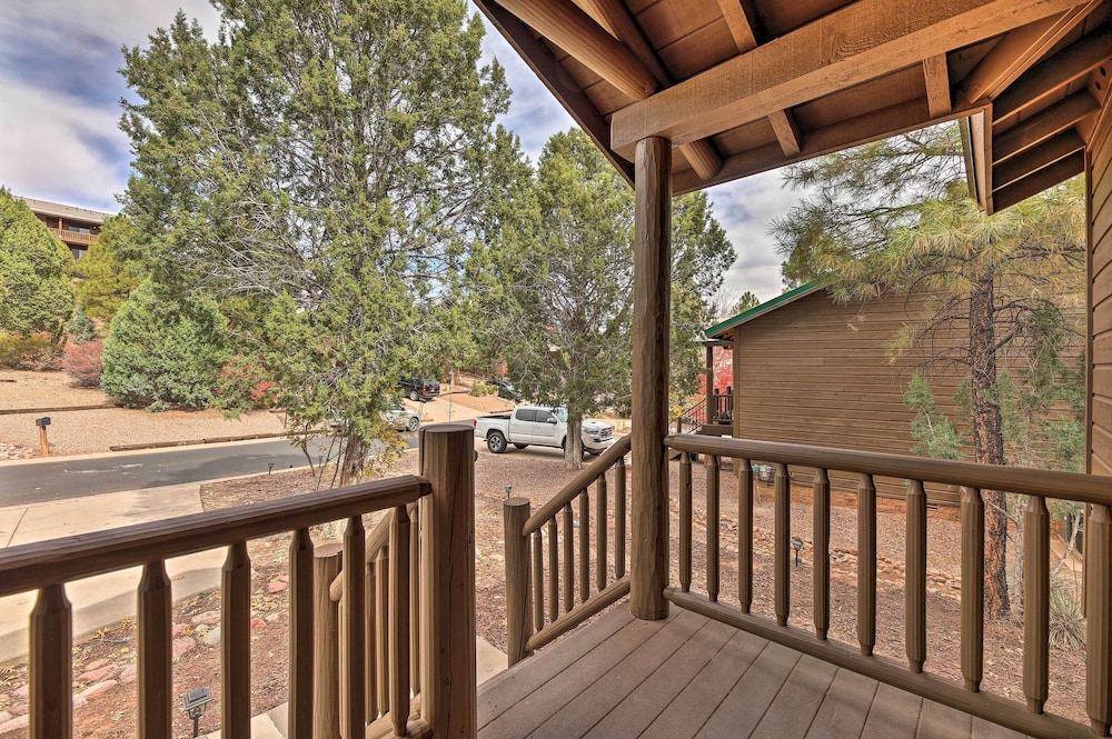 Pet-friendly Show Low Cabin w/ Trail Access!